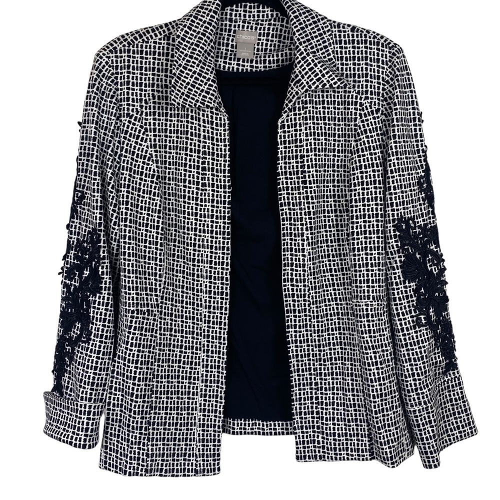 CHICO’S Women’s Black & White Menswear Ponte Jacket Appliqué Detailing S…
